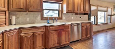 House (4 Bedrooms) | Interior