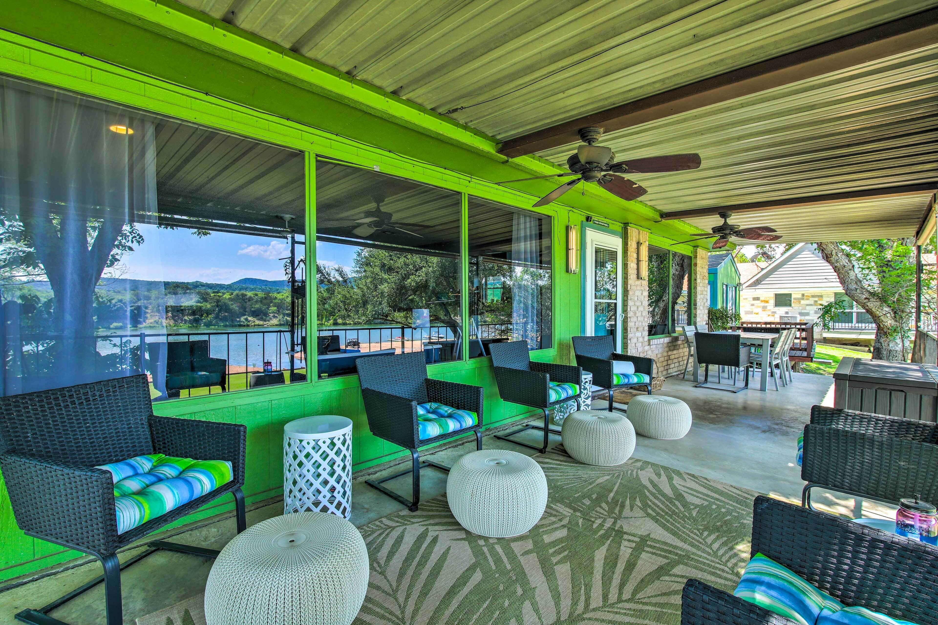 Vibrant Kingsland Retreat w/ Waterfront Views