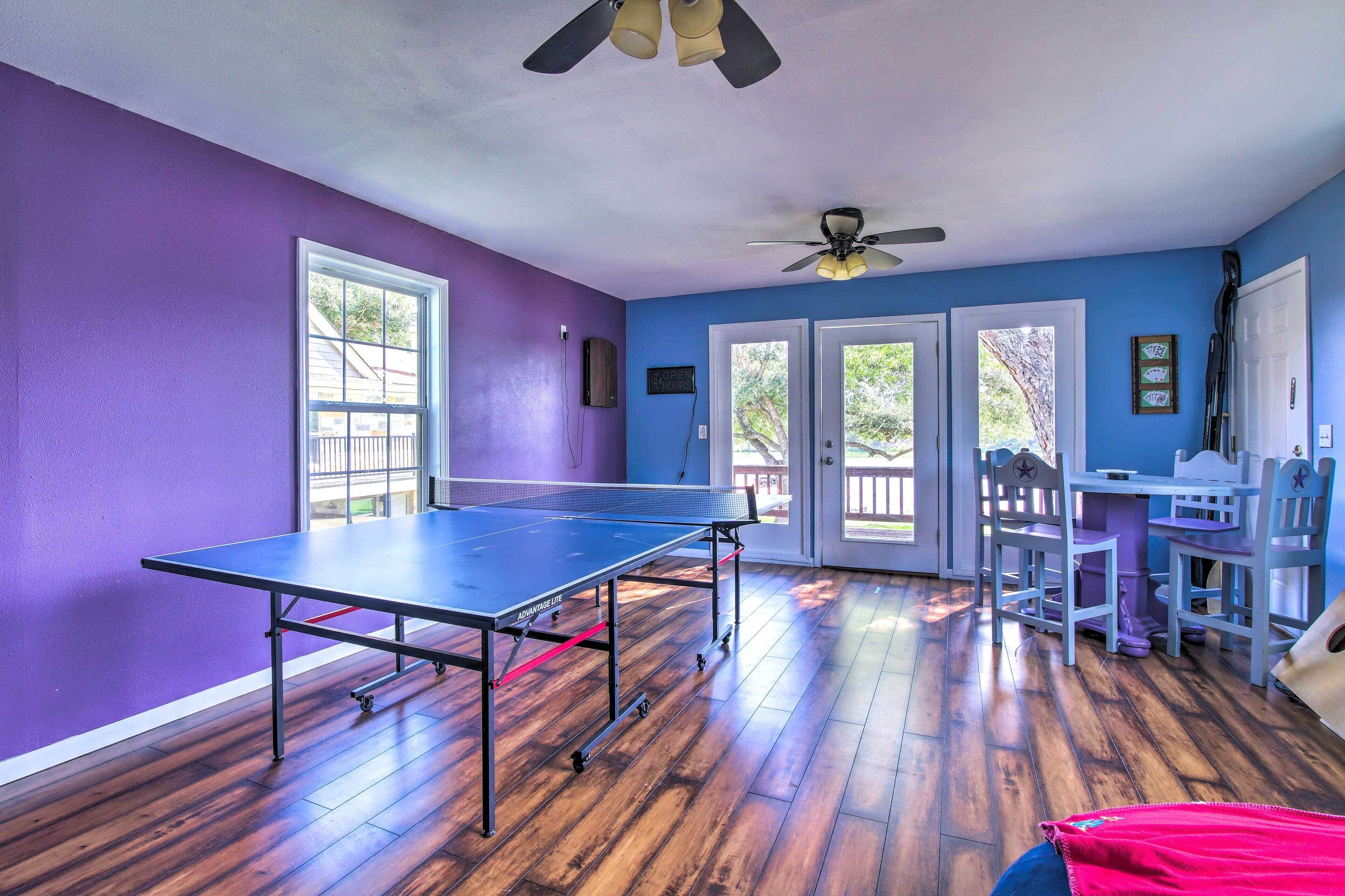 Vibrant Kingsland Retreat w/ Waterfront Views