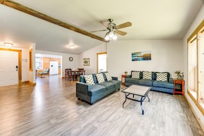House (3 Bedrooms) | Interior
