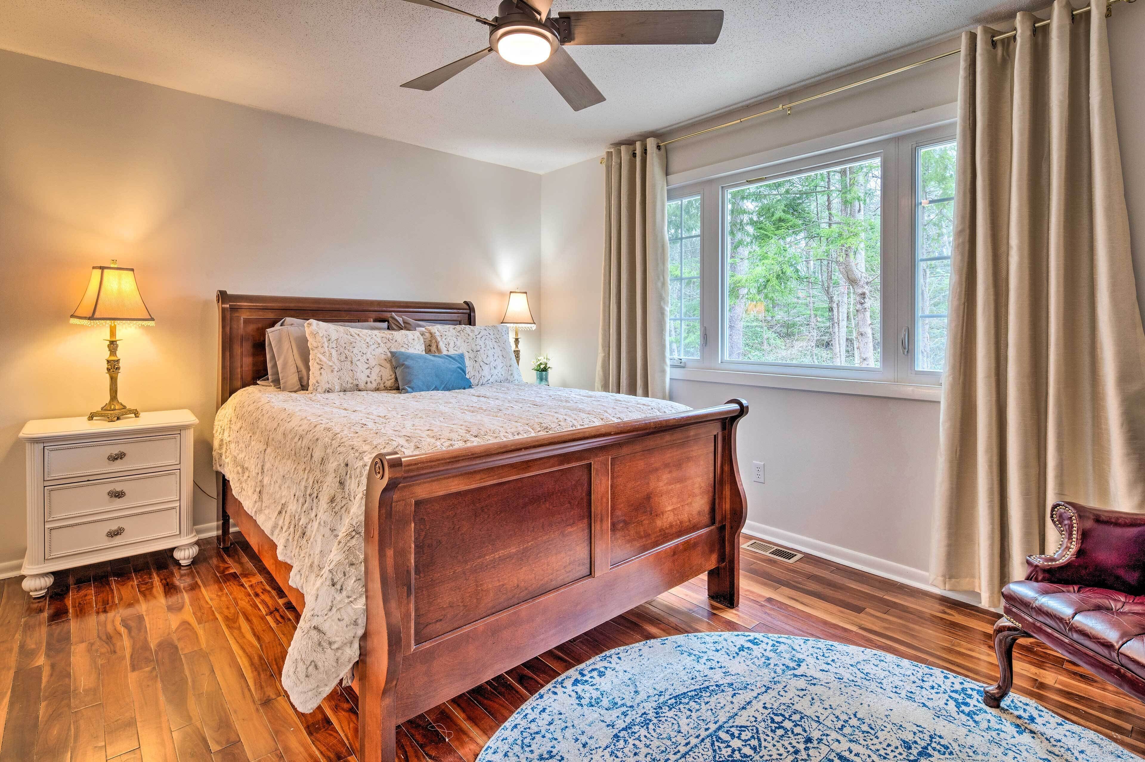 Smoky Mountain Vacation Rental w/ Deck!