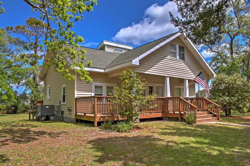 Secluded & Quiet Coastal Home: 1 Mile to Boat Ramp