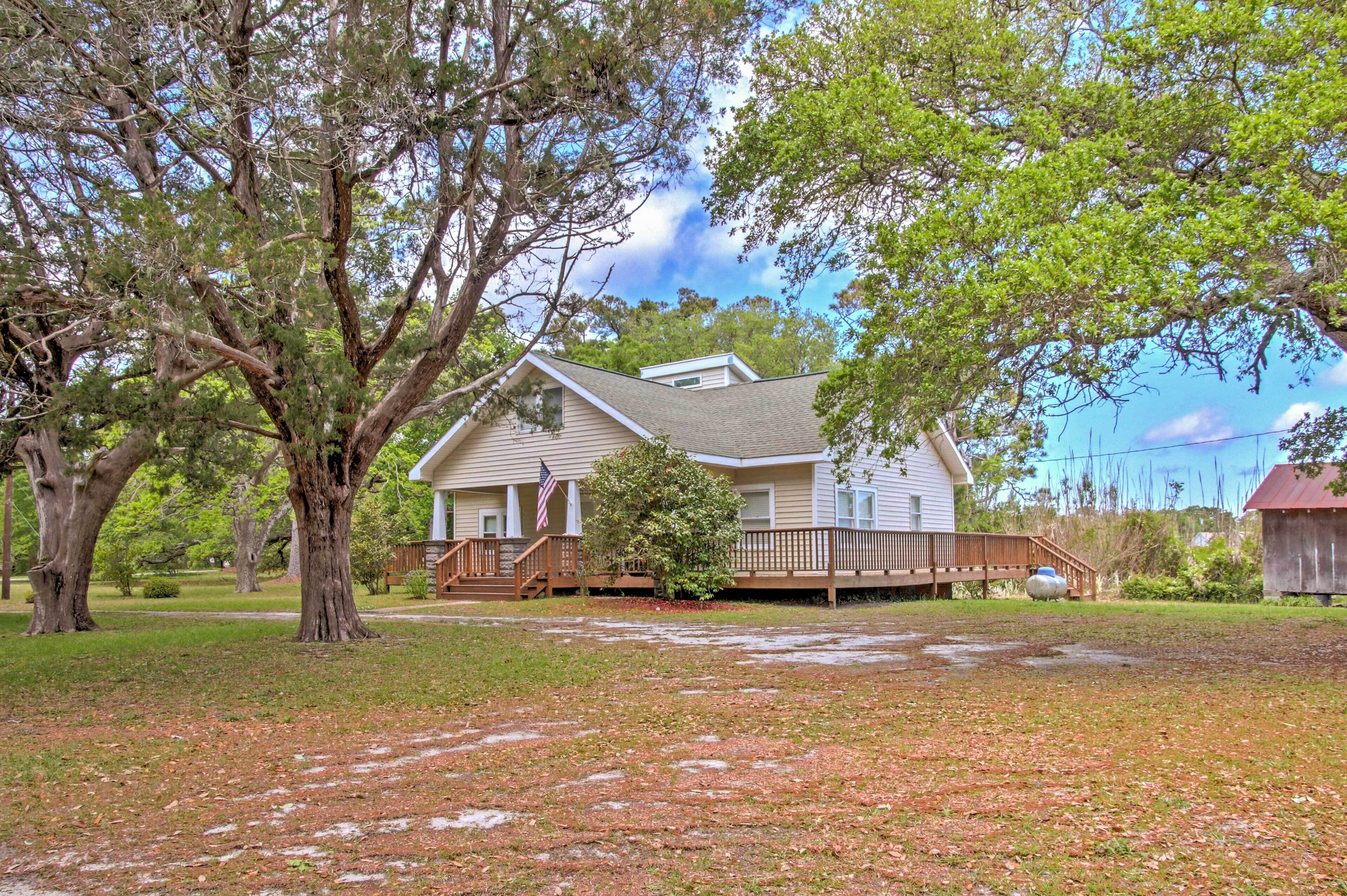 Secluded & Quiet Coastal Home: 1 Mile to Boat Ramp