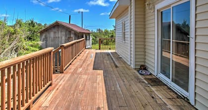 Secluded & Quiet Coastal Home: 1 Mile to Boat Ramp
