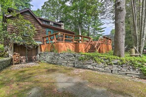 Cottage (3 Bedrooms) | Interior - Steps to Lake: Tafton Cottage w/ Fire Pit & Grill (Tafton)