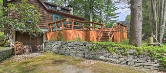 Steps to Lake: Tafton Cottage w/ Fire Pit & Grill