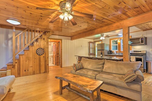 Steps to Lake: Tafton Cottage w/ Fire Pit & Grill