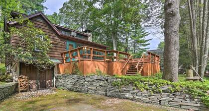 Steps to Lake: Tafton Cottage w/ Fire Pit & Grill