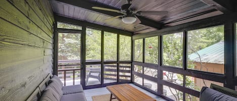 House (2 Bedrooms) | Interior