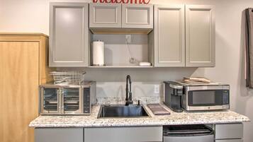 Apartment (0 Bedroom) | Interior