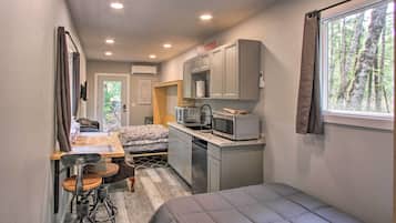 Apartment (0 Bedroom) | Interior