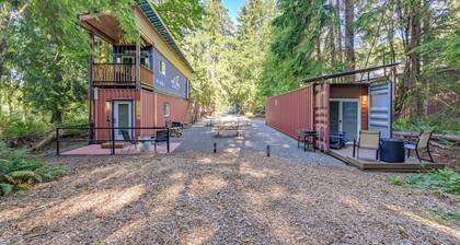 Steps to Foothills Trail: Unique Carbonado Studio