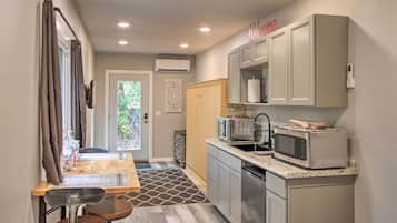 Apartment (0 Bedroom) | Interior