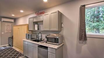 Apartment (0 Bedroom) | Interior