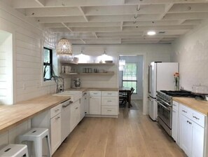 Fridge, microwave, oven, stovetop - Lap Pool, Infrared Sauna & 1+ Acre in South Austin (Austin)