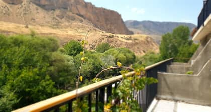 Areni Lodge
