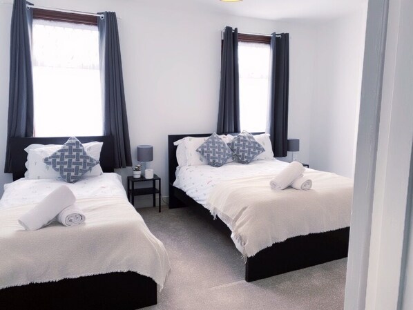 3 Schlafzimmer, Bügeleisen/Bügelbrett, WLAN, Bettwäsche