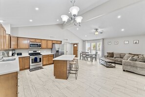 Fridge, microwave, oven, stovetop - Spacious & Private Sierra Vista Retreat with Pool! (Sierra Vista)