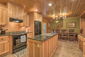 House (4 Bedrooms) | Interior