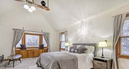 5-acre Vacation Home w/ Woods & Hiking Ground