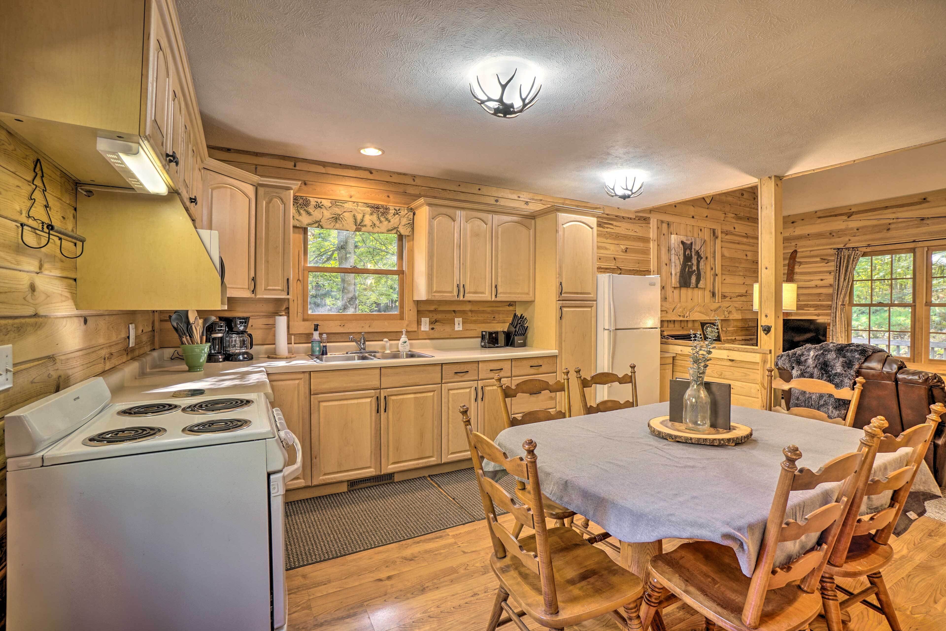 Lò vi sóng, lò nướng, bếp nấu, dụng cụ nấu nướng/bát dĩa/dao nĩa 