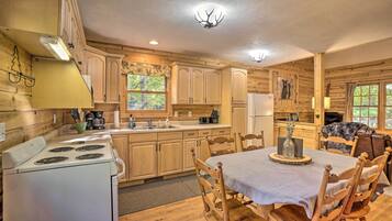 Lò vi sóng, lò nướng, bếp nấu, dụng cụ nấu nướng/bát dĩa/dao nĩa