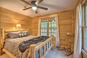 3 bedrooms, bed sheets - All-seasons Woodland Escape: Fire Pit, Grill! (Irons)