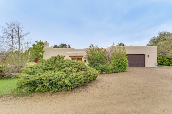 House (3 Bedrooms) | Interior - Arroyo Seco Adobe w/ Hot Tub Near Taos Ski Valley! (Arroyo Seco)