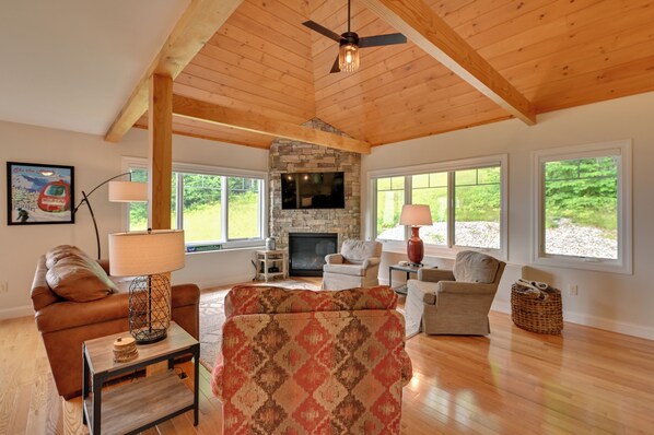 Apartment (3 Bedrooms) | Interior - Ski In & Out! Black Mountain Resort Townhome (Jackson)