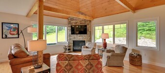 Ski In & Out! Black Mountain Resort Townhome