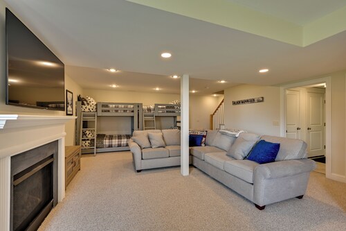 Ski In & Out! Black Mountain Resort Townhome