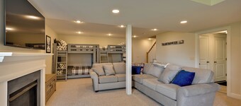 Ski In & Out! Black Mountain Resort Townhome