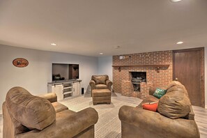 House (5 Bedrooms) | Interior