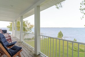 House (5 Bedrooms) | Interior - Hot Tub + Private Beach: Waterfront Urbanna Escape (Urbanna)
