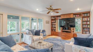 House (5 Bedrooms) | Interior