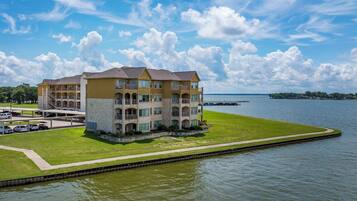 ุดูุฉ (2 Bedrooms) | ุงูู
ูุดุฃุฉ ู
ู ุงูุฏุงุฎู