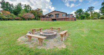 Blue Ridge Parkway House w/ Mountain Scenery!