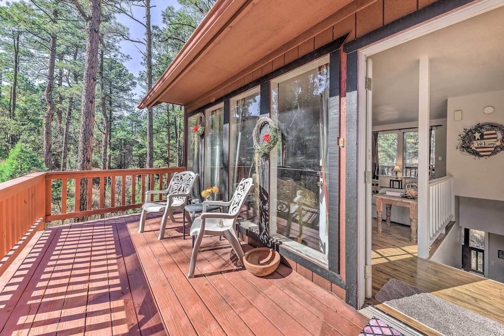 Dog-friendly Alto Escape w/ Hot Tub + Foosball! - Nogal, NM