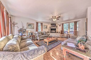 House (5 Bedrooms) | Interior