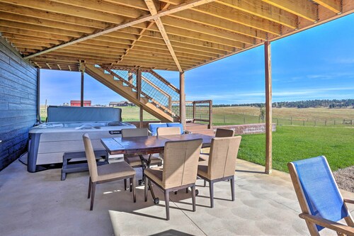 Piedmont Rally Stay: 10 Acres w/ Hot Tub & Parking