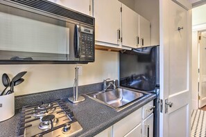 Apartment (1 Bedroom) | Interior - Bright Apartment 3 Mi to Downtown Birmingham! (Birmingham)