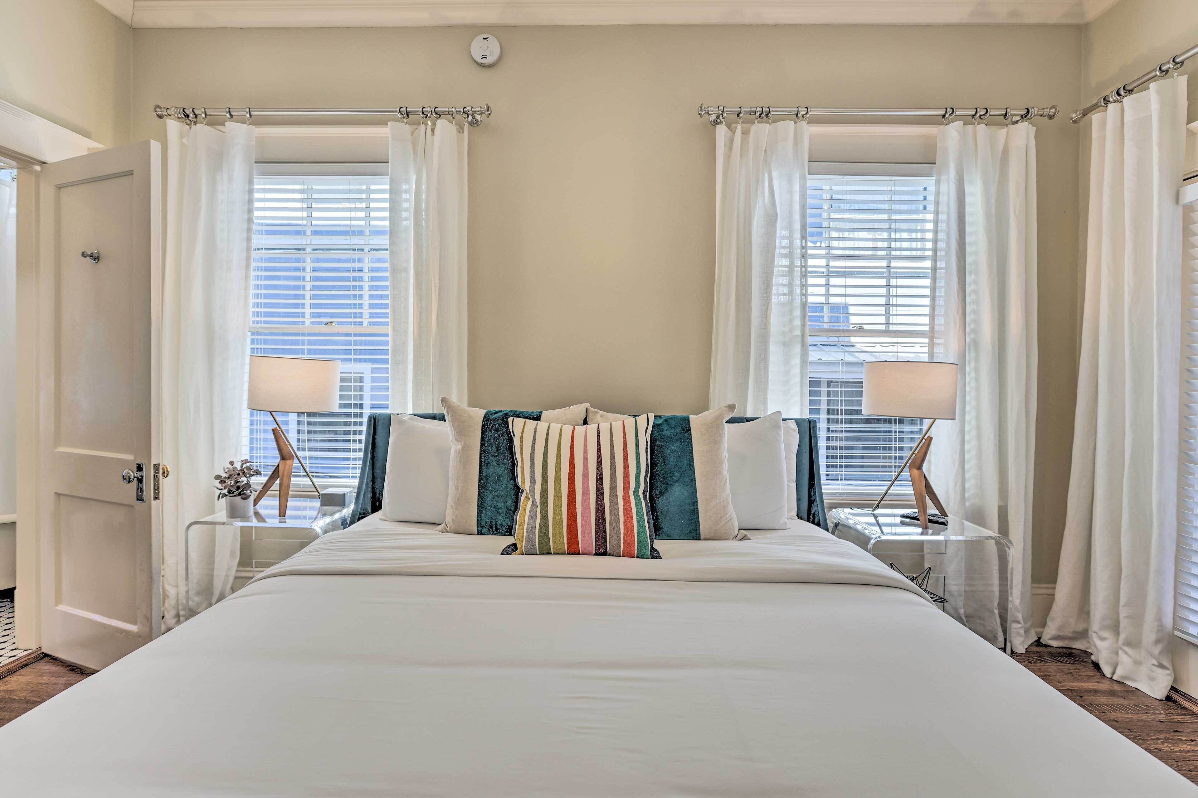 Bright Apartment 3 Mi to Downtown Birmingham!