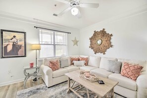 Apartment (3 Bedrooms) | Interior - Calabash Condo w/ Patio + Golf Course Views! (Calabash)