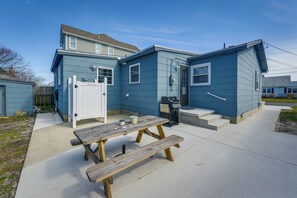 House (3 Bedrooms) | Interior - Brigantine Beach Home w/ Outdoor Shower & Grill! (Brigantine)