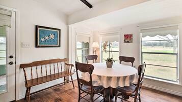 Cottage (2 Bedrooms) | Interior