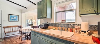 On Scenic 60-acre Farm: Carmine Cottage w/ Porch