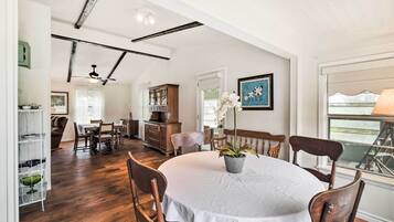 Cottage (2 Bedrooms) | Interior