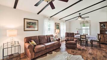 Cottage (2 Bedrooms) | Interior