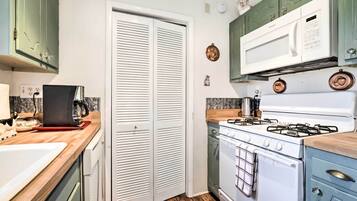 Cottage (2 Bedrooms) | Interior