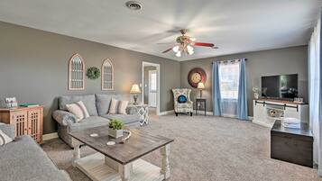 House (2 Bedrooms) | Front of property